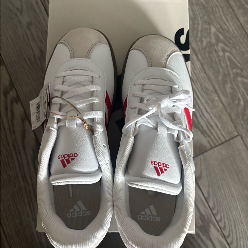 Adidas VL court (women’s Sz 7 or kids youth 5.5) BNIB